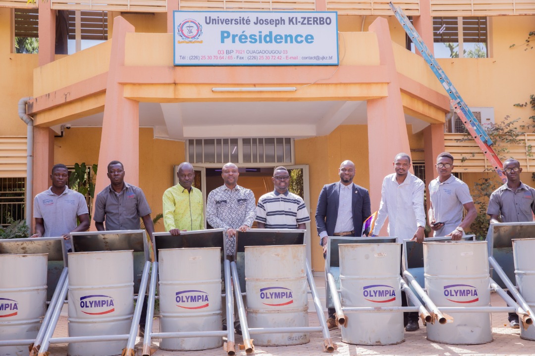 Assainissement : OLYMPIA OIL fait don de poubelles à l’Université Joseph KI-ZERBO  