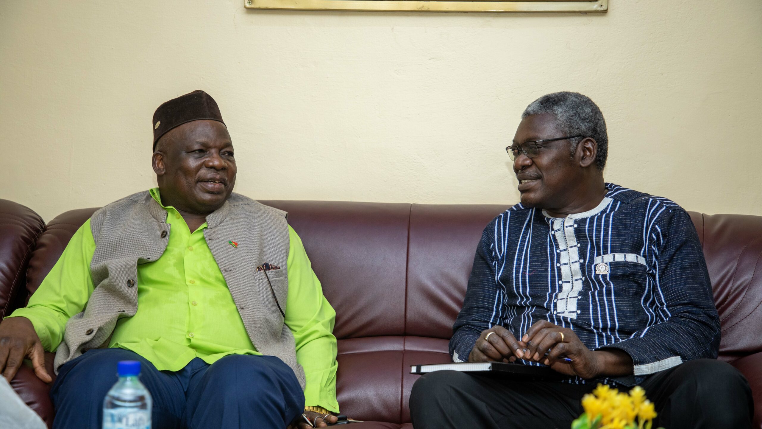 Coopération Burkina-Inde : Son Excellence Dr Désiré Boniface SOME, porteur de bonnes nouvelles à l’UJKZ Coopération Burkina-Inde : Son Excellence Dr Désiré Boniface SOME, porteur de bonnes nouvelles à l’UJKZ