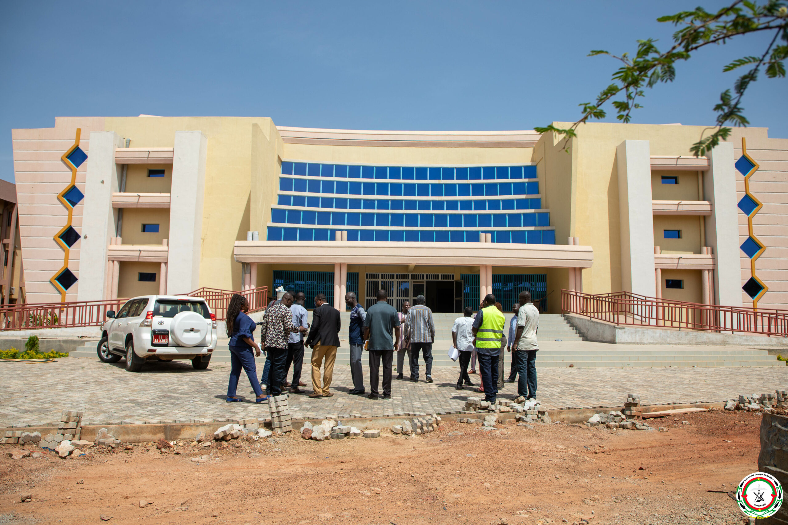 Suivi des infrastructures : Le président de l’UJKZ inspecte les chantiers en finition Suivi des infrastructures : Le président de l’UJKZ inspecte les chantiers en finition