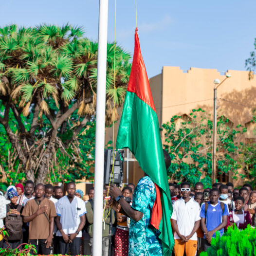 Montée des couleurs à l’Université Joseph KI-ZERBO : Une cérémonie marquée par l’exécution de l’hymne national en langue mooré