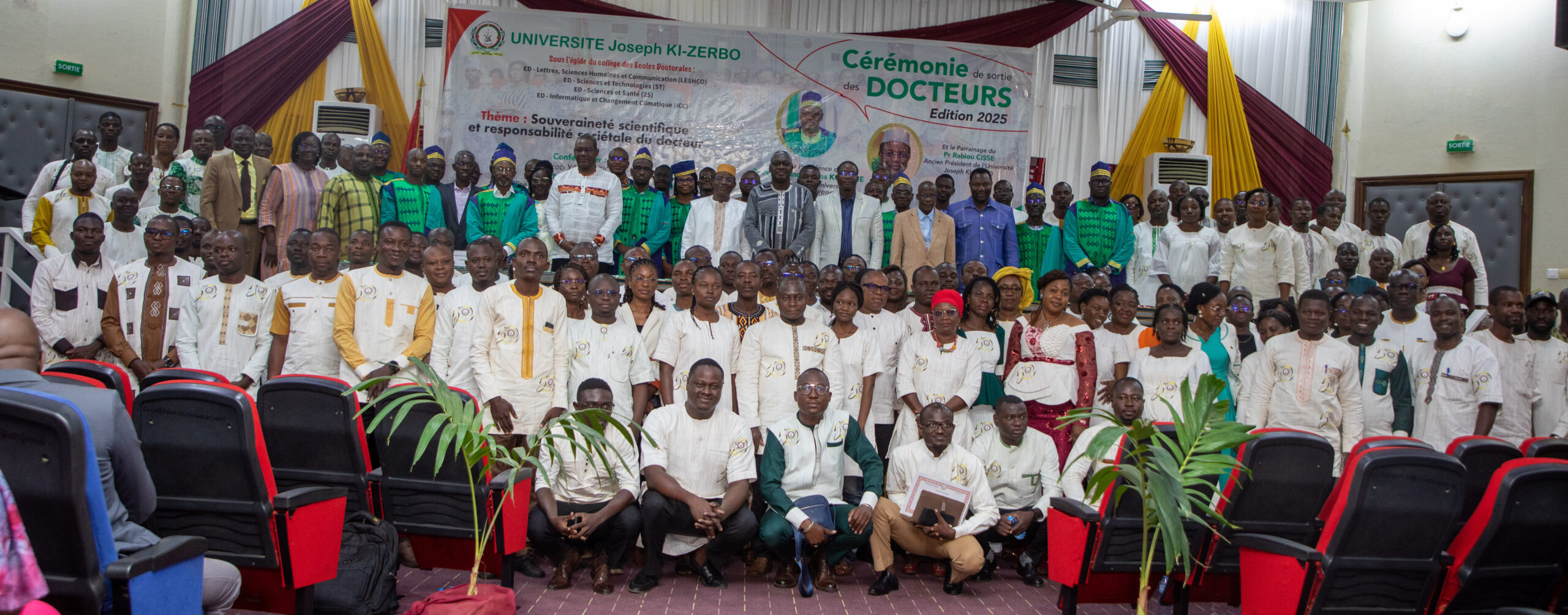 Collège des Ecoles Doctorales : Sortie officielle de 247 nouveaux docteurs formés à l’UJKZ Collège des Ecoles Doctorales : Sortie officielle de 247 nouveaux docteurs formés à l’UJKZ